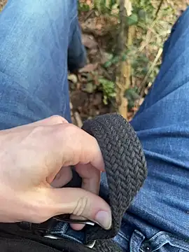 Snapshot of Janni_2005 chatting on 03/06/26, 04:47 Janni 2005 online show from 03/06/26, 04:47