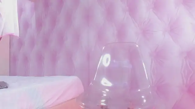 Snapshot of Hilary-banks chatting on 02/24/25, 05:22 Hilary-banks online show from 02/24/25, 05:22