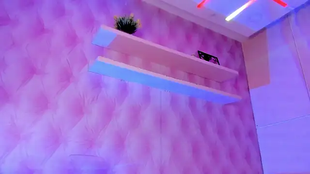 Snapshot of Hilary-banks chatting on 03/22/25, 07:36 Hilary-banks online show from 03/22/25, 07:36