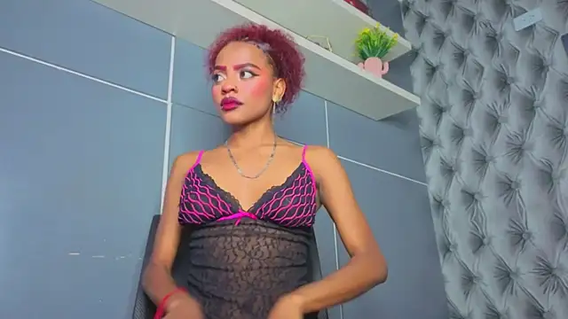 Snapshot of Hilary-banks chatting on 11/19/25, 04:23 Hilary-banks online show from 11/19/25, 04:23