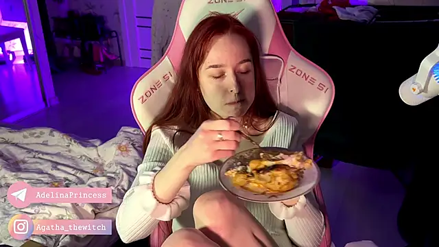 Snapshot of pearl_princess_ chatting on 12/21/24, 02:30 pearl princess online show from 12/21/24, 02:30