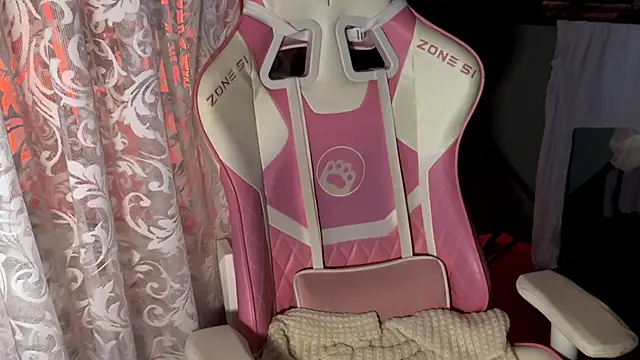 Snapshot of pearl_princess_ chatting on 09/14/25, 11:31 pearl princess online show from 09/14/25, 11:31