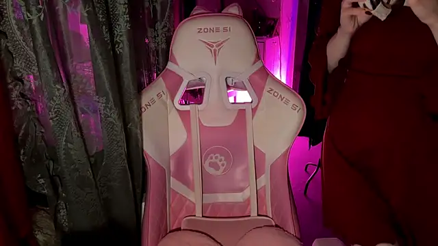 Snapshot of pearl_princess_ chatting on 10/23/25, 11:46 pearl princess online show from 10/23/25, 11:46