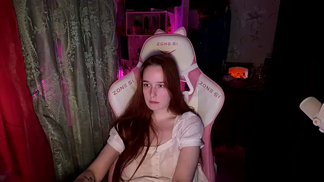 Snapshot of pearl_princess_ chatting on 11/11/25, 12:38 pearl princess online show from 11/11/25, 12:38