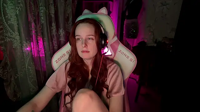 Snapshot of pearl_princess_ chatting on 06/19/26, 12:59 pearl princess online show from 06/19/26, 12:59