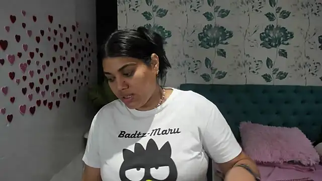 Snapshot of LindaBreeS chatting on 02/18/25, 02:27 LindaBreeS online show from 02/18/25, 02:27