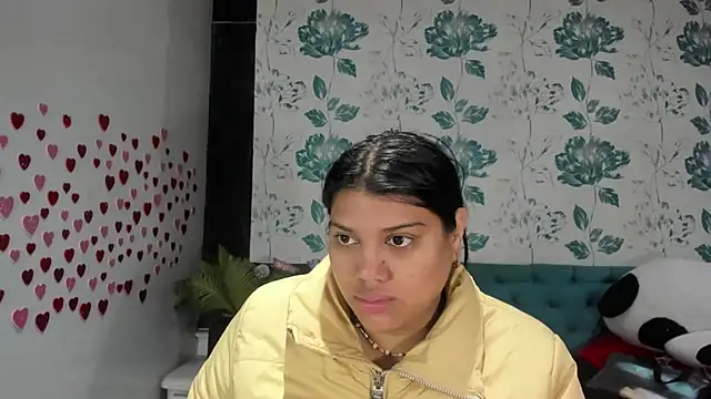 Snapshot of LindaBreeS chatting on 02/20/25, 12:25 LindaBreeS online show from 02/20/25, 12:25