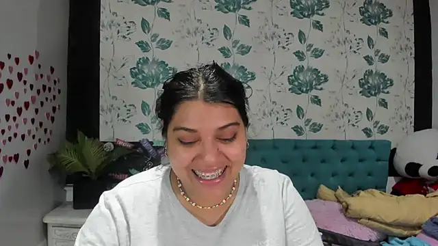 Snapshot of LindaBreeS chatting on 02/20/25, 09:42 LindaBreeS online show from 02/20/25, 09:42