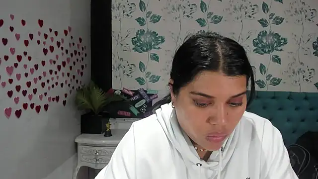 Snapshot of LindaBreeS chatting on 02/21/25, 05:09 LindaBreeS online show from 02/21/25, 05:09