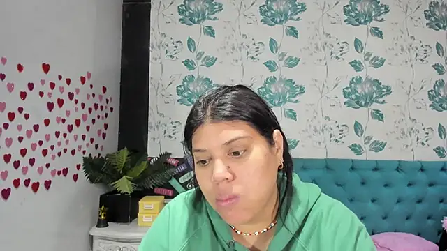 Snapshot of LindaBreeS chatting on 02/24/25, 01:53 LindaBreeS online show from 02/24/25, 01:53