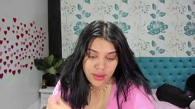 Snapshot of LindaBreeS chatting on 02/24/25, 04:58 LindaBreeS online show from 02/24/25, 04:58