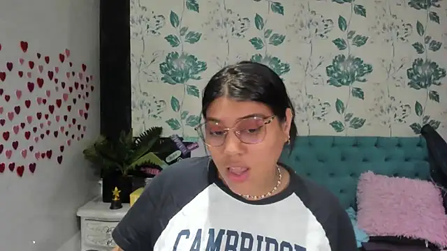 Snapshot of LindaBreeS chatting on 02/27/25, 04:53 LindaBreeS online show from 02/27/25, 04:53