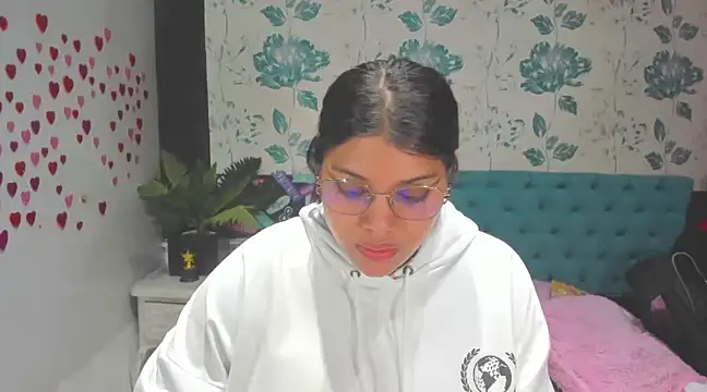 Snapshot of LindaBreeS chatting on 02/28/25, 05:48 LindaBreeS online show from 02/28/25, 05:48