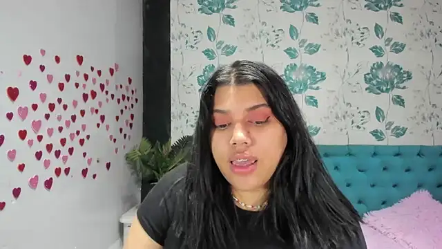 Snapshot of LindaBreeS chatting on 03/03/25, 05:29 LindaBreeS online show from 03/03/25, 05:29