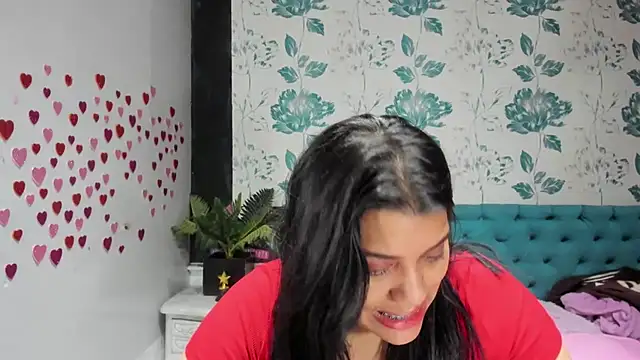 Snapshot of LindaBreeS chatting on 03/04/25, 08:05 LindaBreeS online show from 03/04/25, 08:05