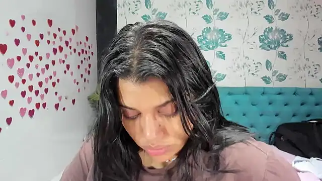 Snapshot of LindaBreeS chatting on 03/05/25, 08:21 LindaBreeS online show from 03/05/25, 08:21