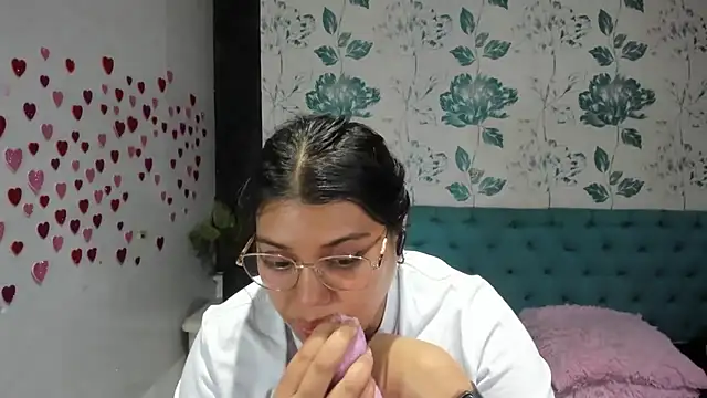 Snapshot of LindaBreeS chatting on 03/16/25, 07:17 LindaBreeS online show from 03/16/25, 07:17