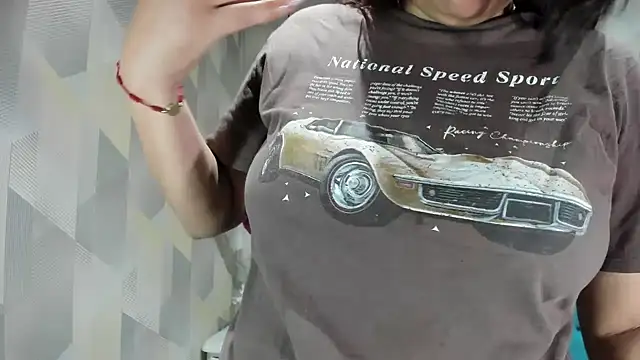 Snapshot of LindaBreeS chatting on 09/17/25, 12:07 LindaBreeS online show from 09/17/25, 12:07