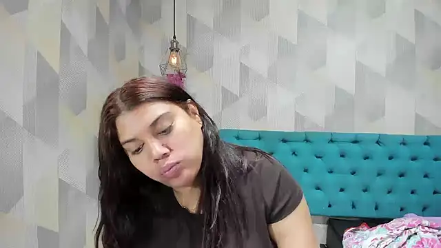 Snapshot of LindaBreeS chatting on 09/23/25, 02:09 LindaBreeS online show from 09/23/25, 02:09