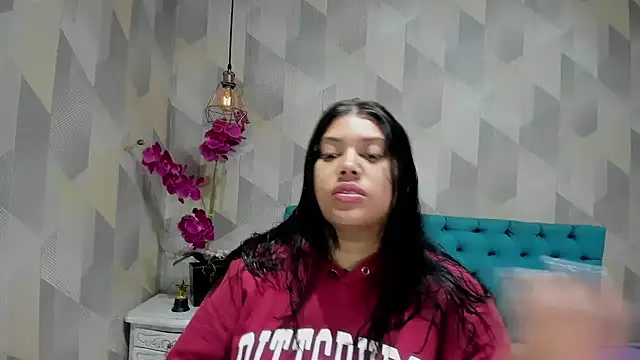 Snapshot of LindaBreeS chatting on 10/12/25, 01:21 LindaBreeS online show from 10/12/25, 01:21