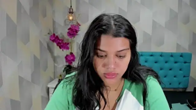 Snapshot of LindaBreeS chatting on 10/24/25, 03:08 LindaBreeS online show from 10/24/25, 03:08