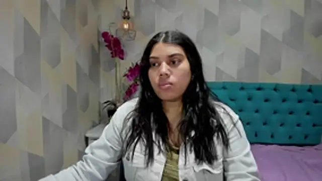 Snapshot of LindaBreeS chatting on 11/08/25, 03:23 LindaBreeS online show from 11/08/25, 03:23