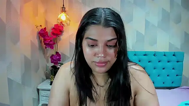 LindaBreeS online show from 04/11/26, 04:11