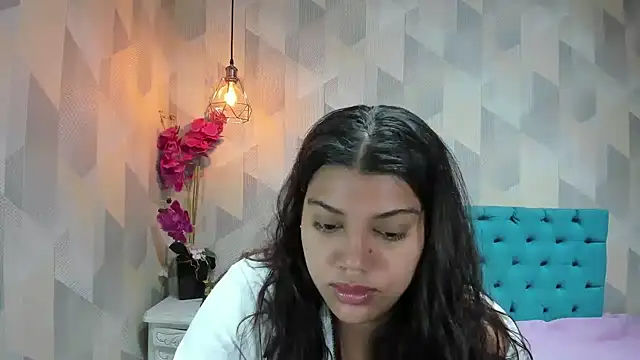 Snapshot of LindaBreeS chatting on 05/20/26, 02:34 LindaBreeS online show from 05/20/26, 02:34