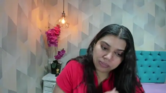 Snapshot of LindaBreeS chatting on 06/12/26, 02:27 LindaBreeS online show from 06/12/26, 02:27