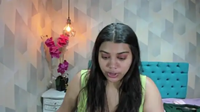 Snapshot of LindaBreeS chatting on 06/21/26, 02:30 LindaBreeS online show from 06/21/26, 02:30