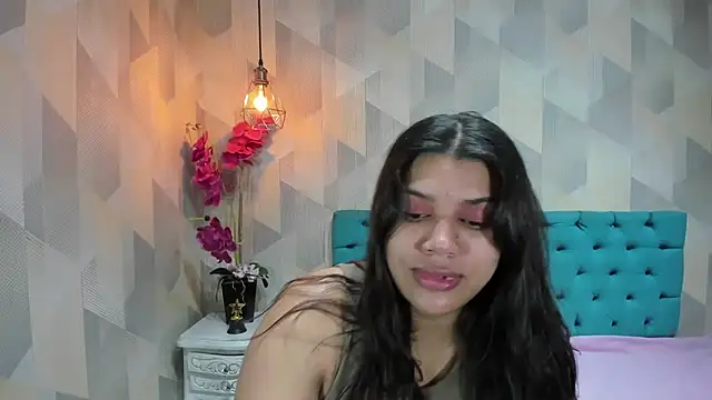 Snapshot of LindaBreeS chatting on 06/24/26, 11:31 LindaBreeS online show from 06/24/26, 11:31