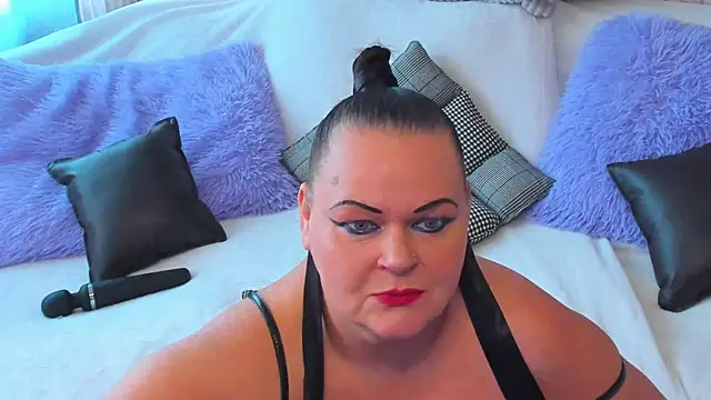 Snapshot of MilanaBiegert chatting on 09/16/25, 07:42 MilanaBiegert online show from 09/16/25, 07:42