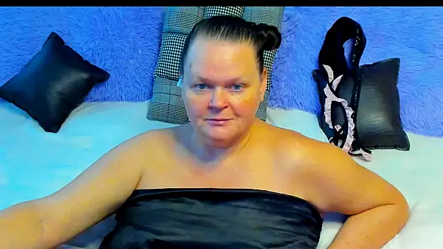 Snapshot of MilanaBiegert chatting on 11/15/25, 01:18 MilanaBiegert online show from 11/15/25, 01:18