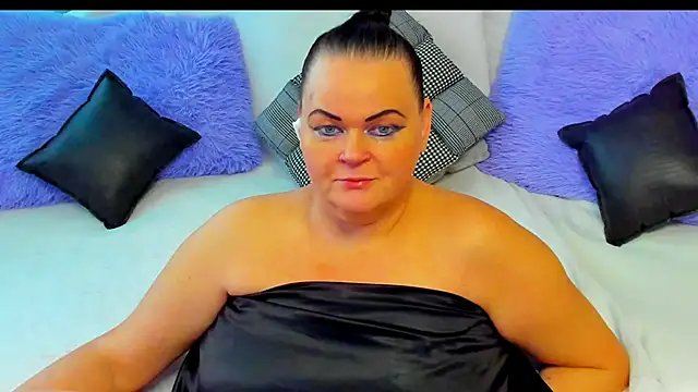 Snapshot of MilanaBiegert chatting on 11/19/25, 06:46 MilanaBiegert online show from 11/19/25, 06:46