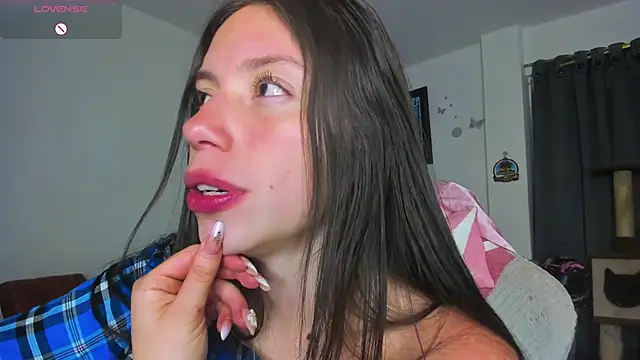 Snapshot of katty_snow chatting on 05/07/26, 11:43 katty snow online show from 05/07/26, 11:43