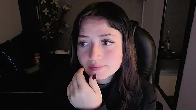 almma shy online show from 11/12/25, 01:33