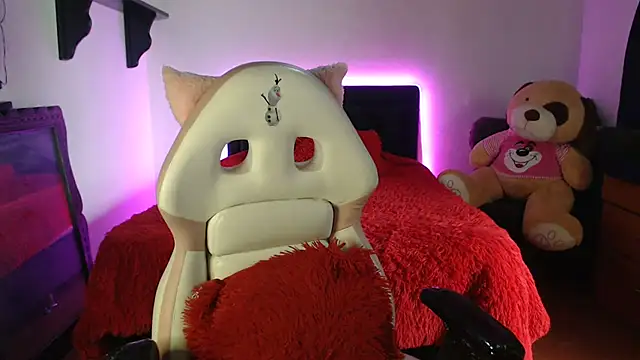 Allisonnlopez online show from 02/01/25, 05:37