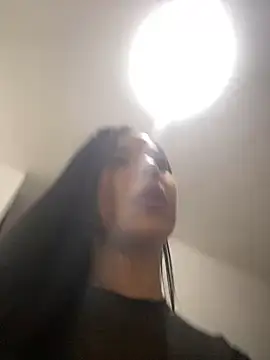 Snapshot of Nikothyna chatting on 12/14/24, 02:45 Nikothyna online show from 12/14/24, 02:45