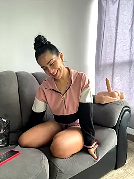 Snapshot of Nikothyna chatting on 11/19/25, 04:18 Nikothyna online show from 11/19/25, 04:18