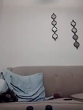 lolabun247 online show from 01/02/25, 10:26