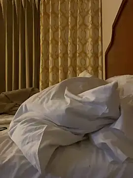 lolabun247 online show from 02/05/25, 01:58