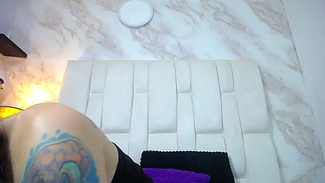 Snapshot of Naughty_Kittenm chatting on 02/15/25, 02:33 Naughty Kittenm online show from 02/15/25, 02:33