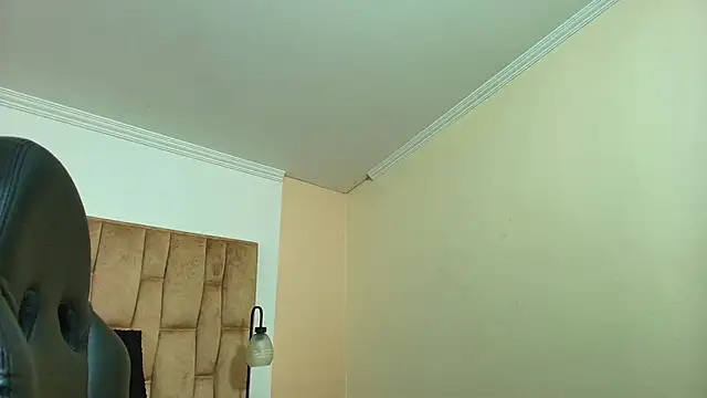 Snapshot of Naughty_Kittenm chatting on 09/24/25, 11:35 Naughty Kittenm online show from 09/24/25, 11:35