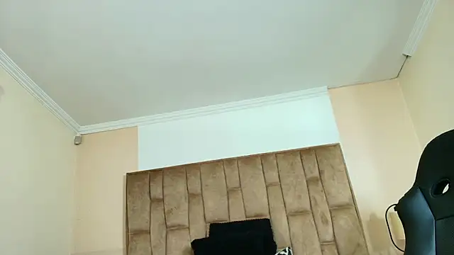 Naughty Kittenm online show from 03/09/26, 11:36