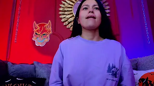 Julieta Russell online show from 10/13/25, 12:05