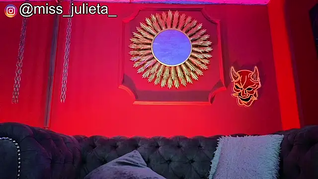 Julieta Russell online show from 07/08/26, 11:58