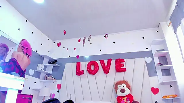 laurem-paulette online show from 03/01/25, 01:29