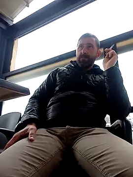 Snapshot of BZHsex chatting on 03/04/25, 08:13 BZHsex online show from 03/04/25, 08:13