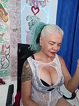 freyadevil333 online show from 03/01/26, 11:56