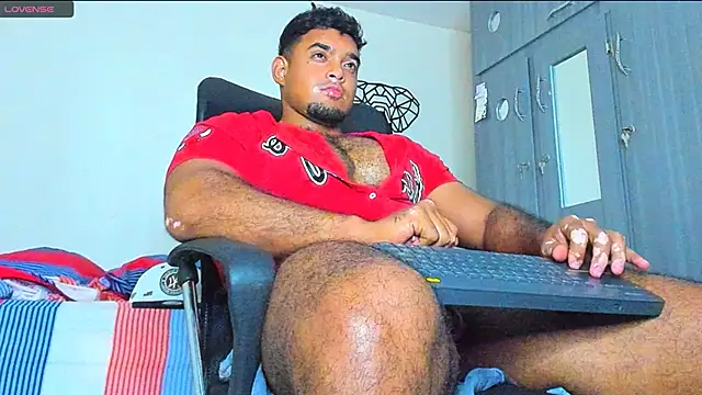 Big furry bear13 online show from 12/29/24, 07:06